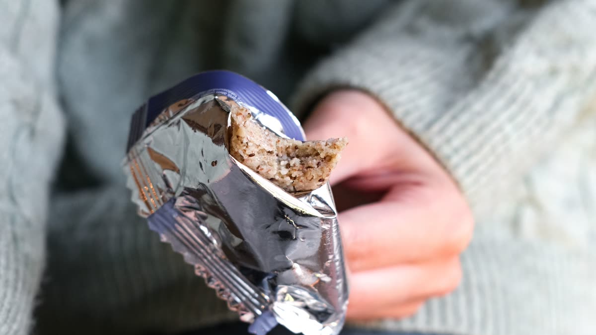 Cómo especificar la película termosellable BOPP de 300 mm para envases de snacks de aerolíneas